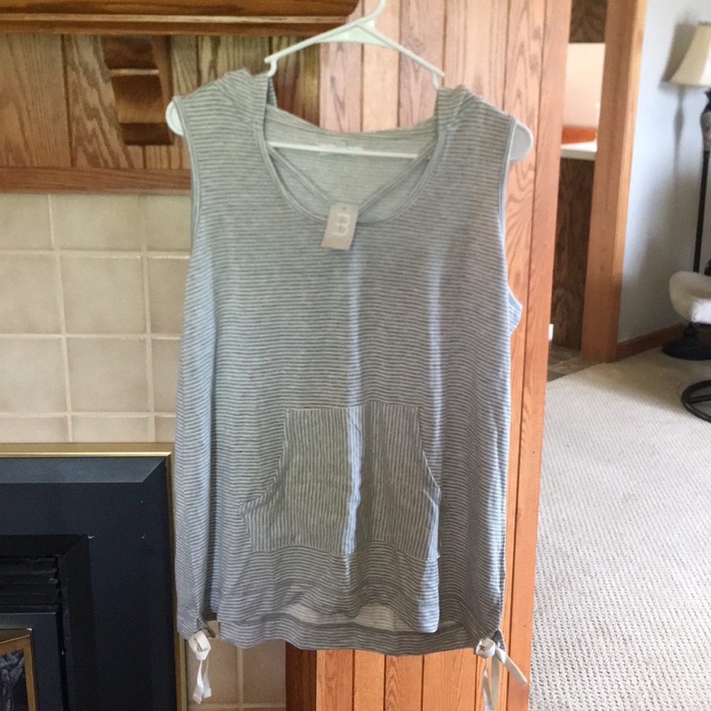 Maurice’s hooded tank!